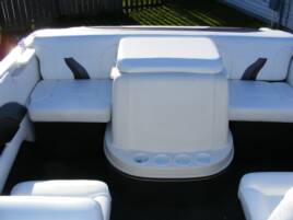 Transom bench seat